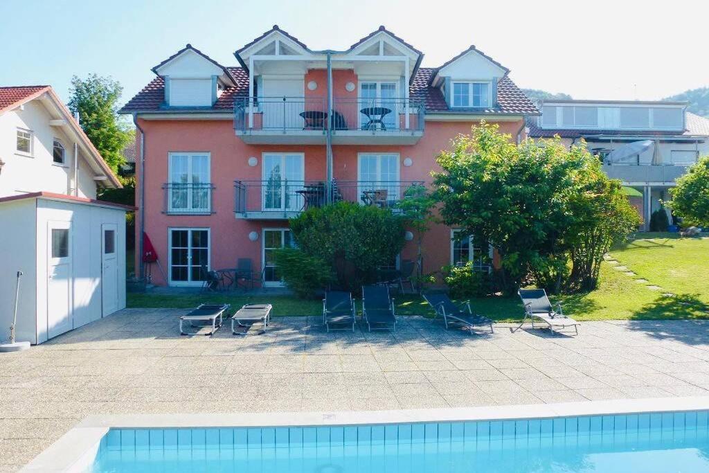 Die Seeblume - Ferienwohnung Mit Pool Und Seeblick Bodman-Ludwigshafen Bagian luar foto